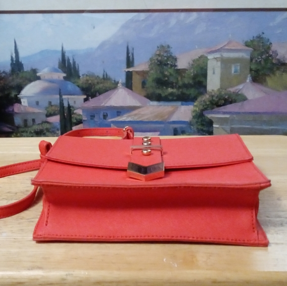 Badgley Mischka “Jane Saffiano”Red Crossbody,Designed In Italy.🇮🇹🍾🛍 - Picture 5 of 14